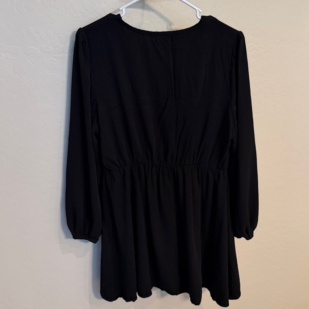 Flowy Black Dress - Picture 6 of 6